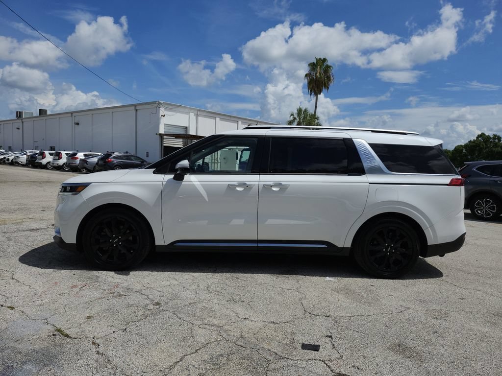 Used 2022 Kia Carnival SX FWD image 7