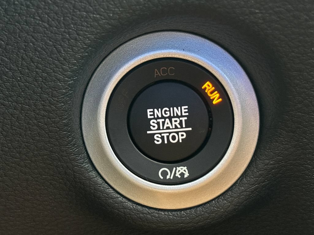 New 2027 Chrysler Pacifica Limited AWD/4WD image 12