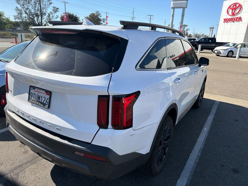 Used 2022 Kia Sorento S AWD/4WD image 3