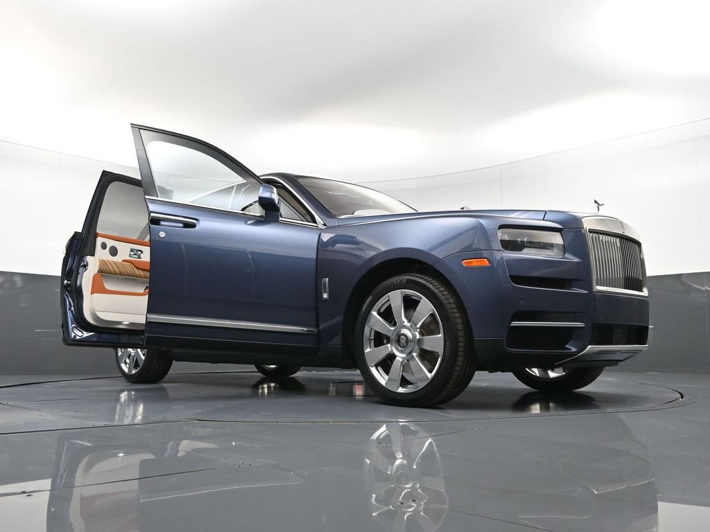 Certified 2024 Rolls-Royce Cullinan AWD/4WD image 42