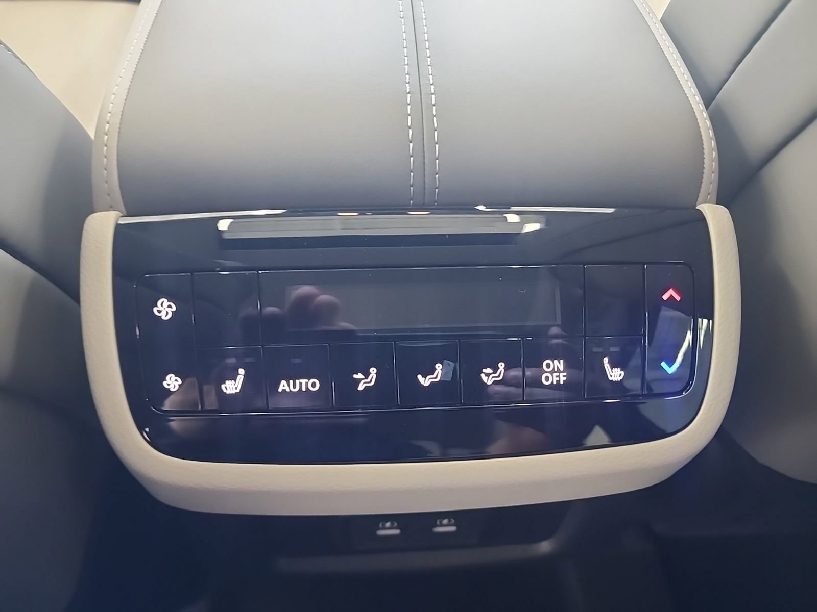 Used 2026 INFINITI QX60 Luxe w/ Cargo Package AWD/4WD image 23