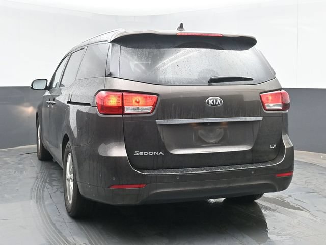 Used 2017 Kia Sedona LX w/ LX Essentials Premium Package FWD image 7