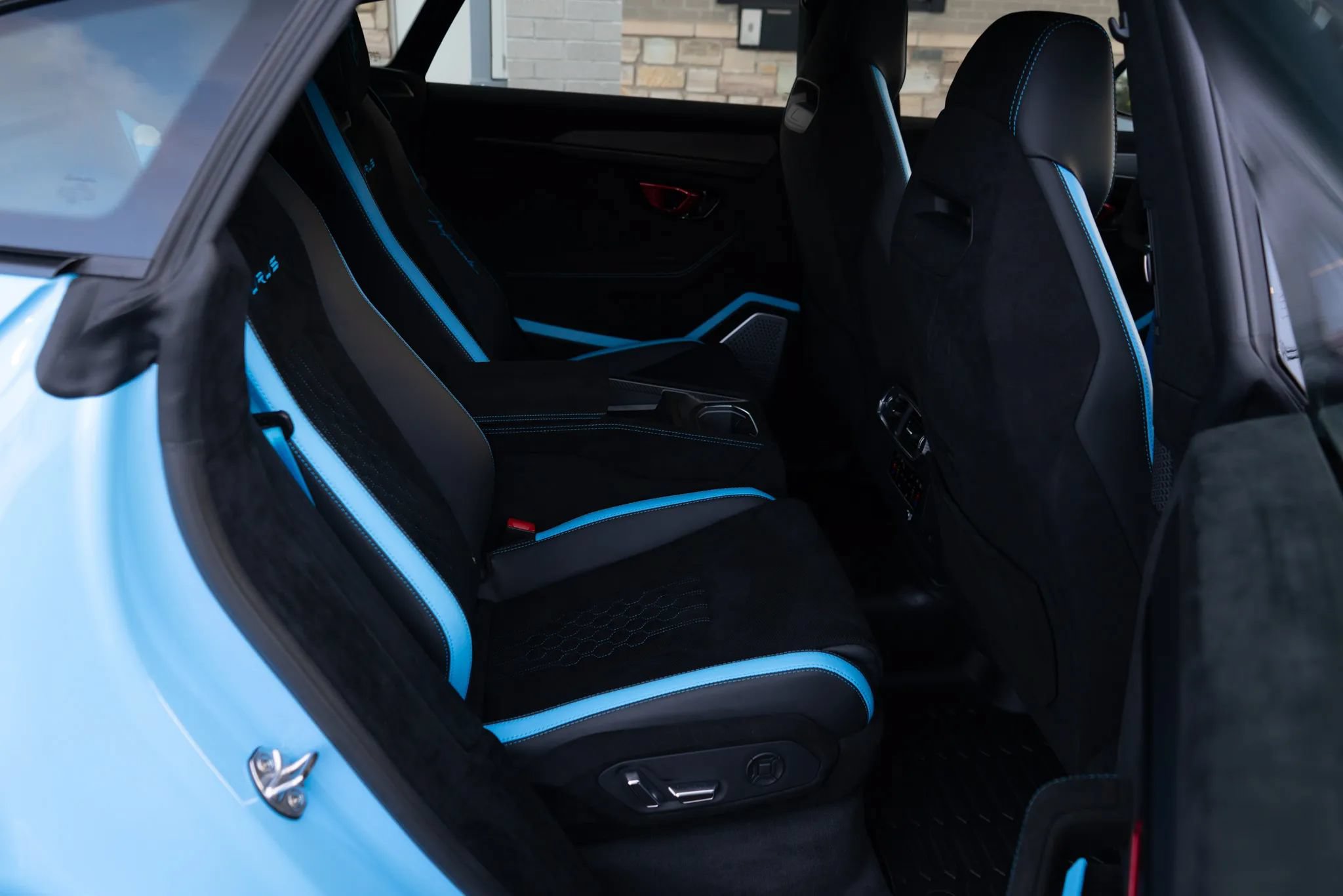 Used 2024 Lamborghini Urus Performante AWD/4WD image 69