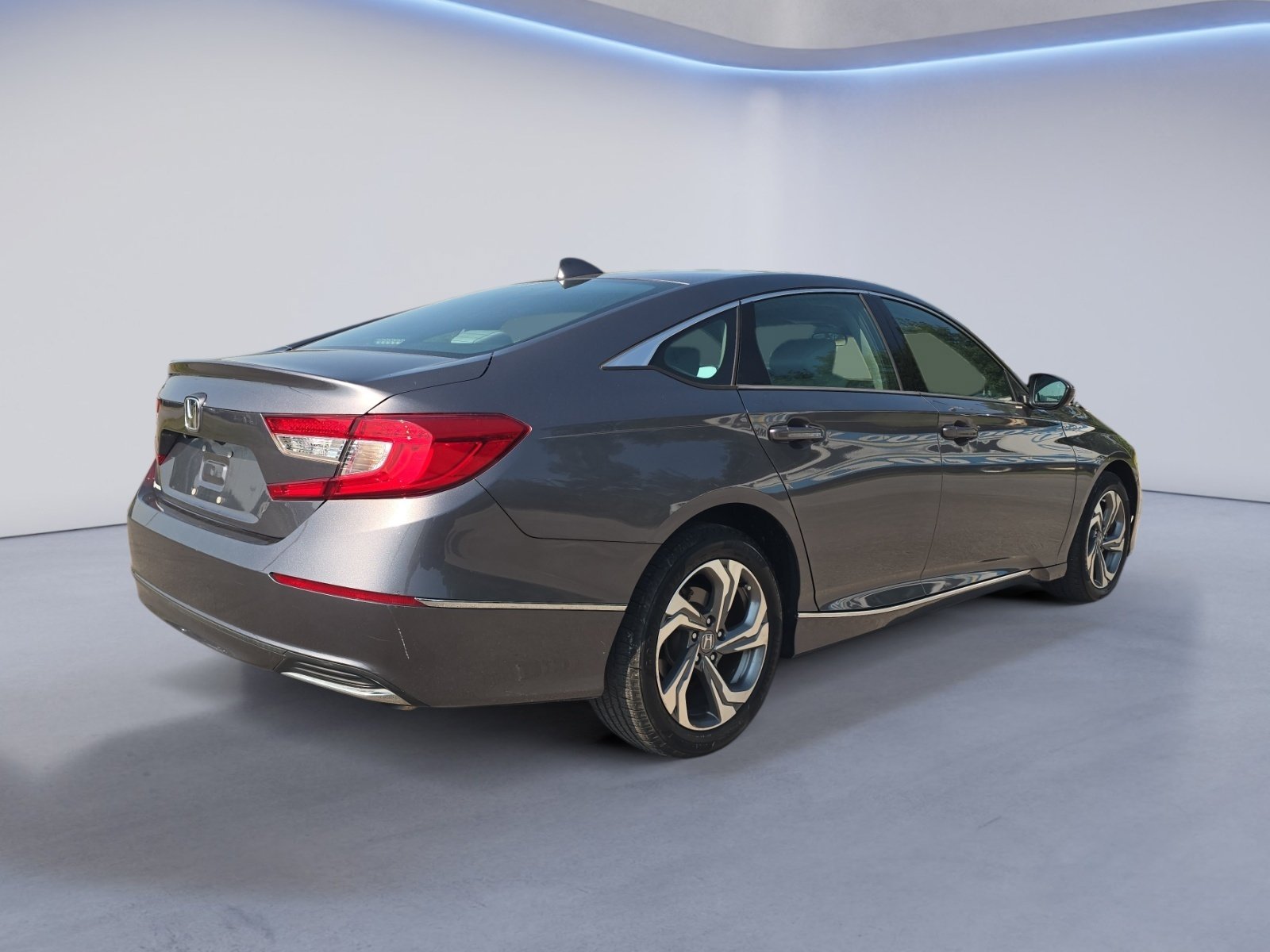 Used 2020 Honda Accord EX image 6