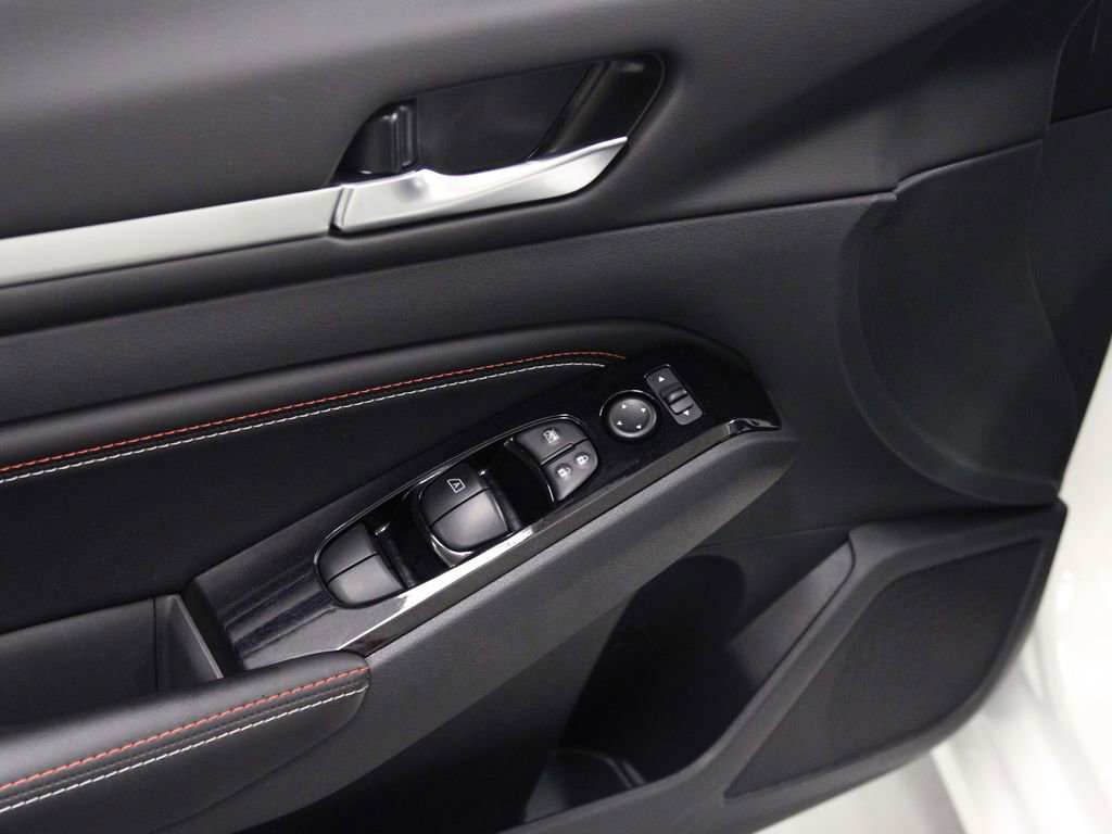 Used 2023 Nissan Altima 2.0 SR image 21