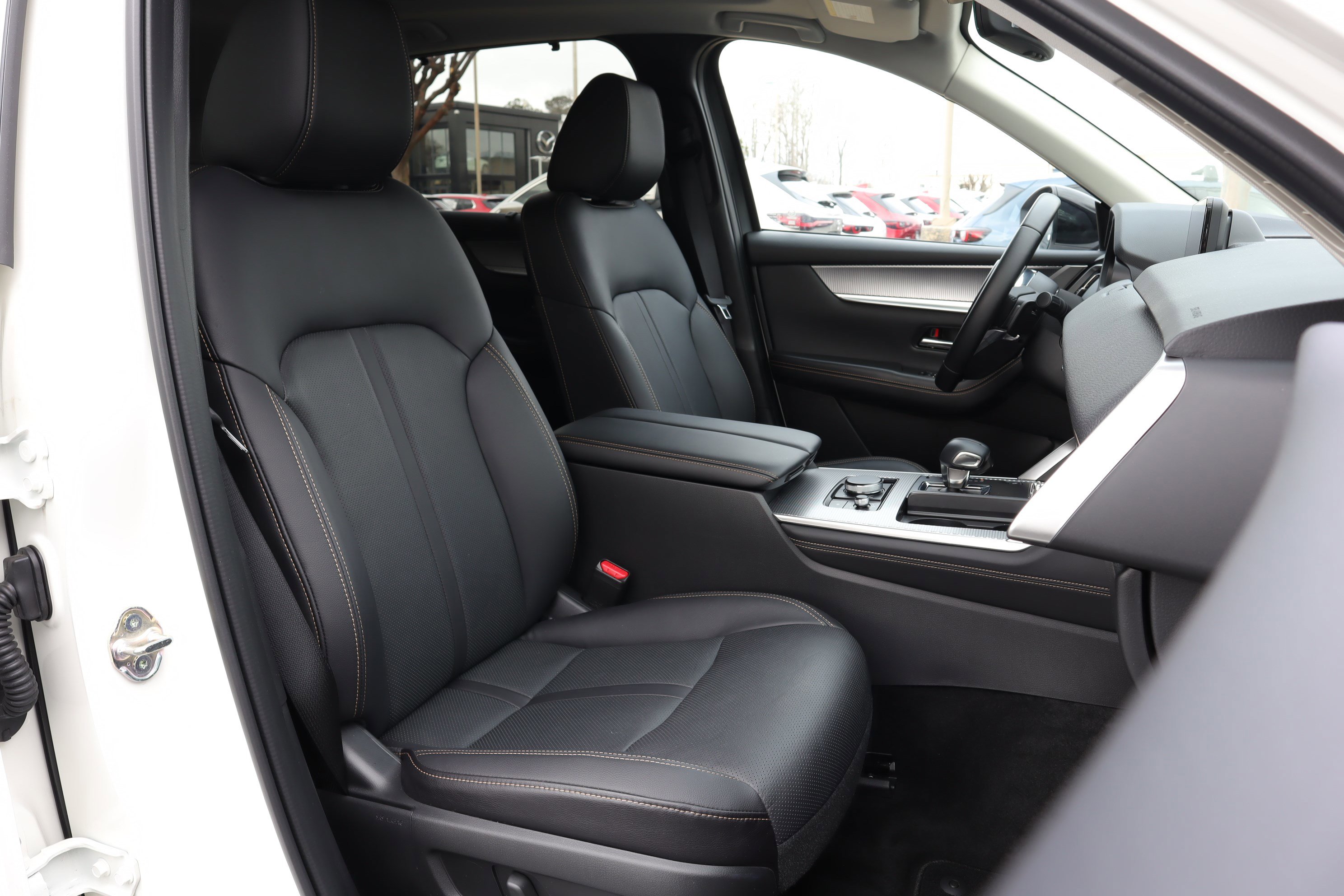 Certified 2025 MAZDA CX-90 Plug-In Hybrid w/Premium Sport image 28