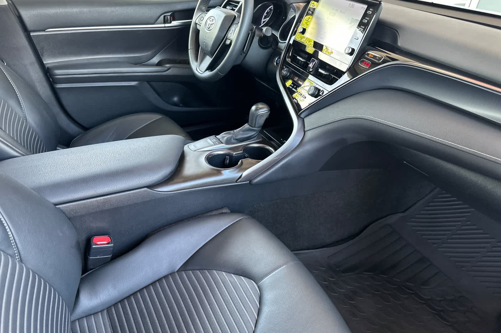 Used 2023 Toyota Camry SE w/ Audio Upgrade Package FWD image 16