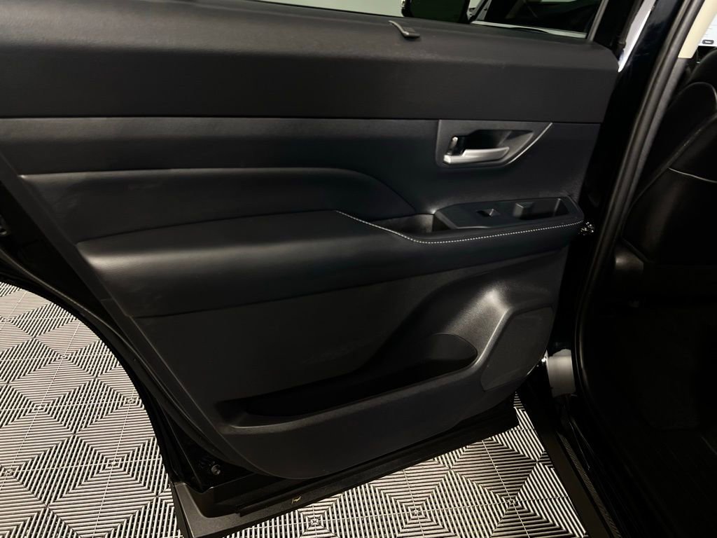 Used 2025 Toyota Grand Highlander AWD image 29