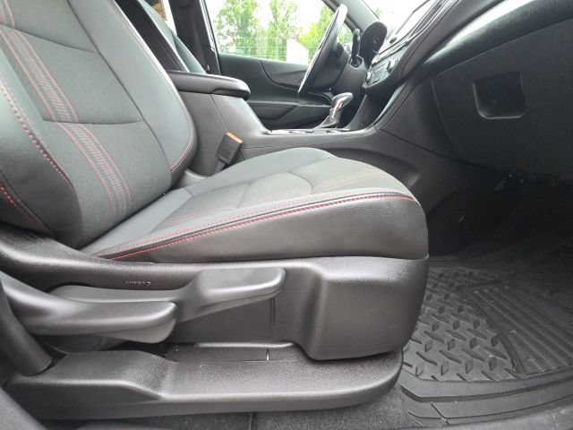 Used 2022 Chevrolet Equinox RS w/ LPO, Floor Liner Package FWD image 19