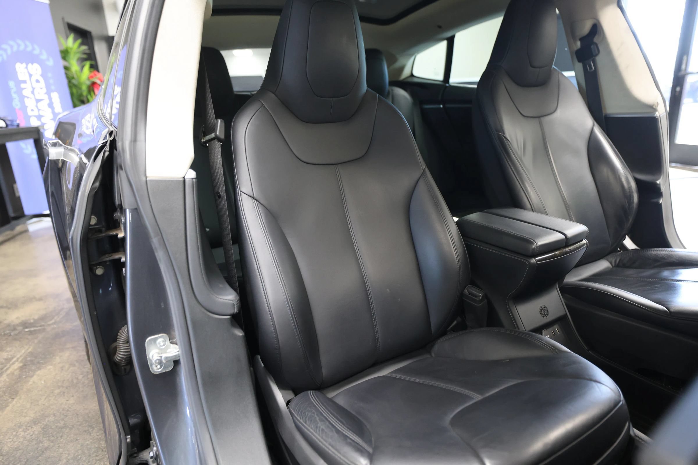 Used 2015 Tesla Model S 85D AWD/4WD image 35