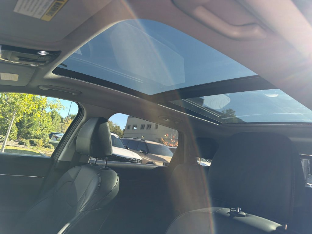 Used 2025 Kia Sorento EX w/ EX Panoramic Sunroof Package FWD image 30