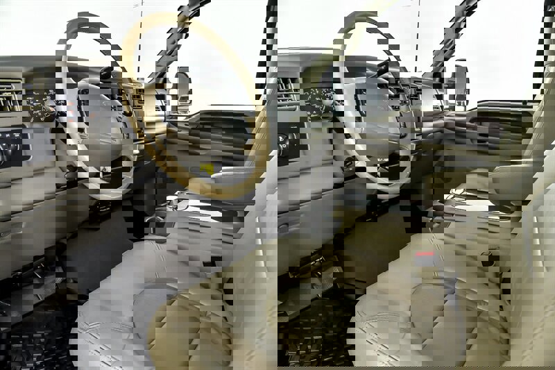 Used 2000 Ford F350 Lariat image 19