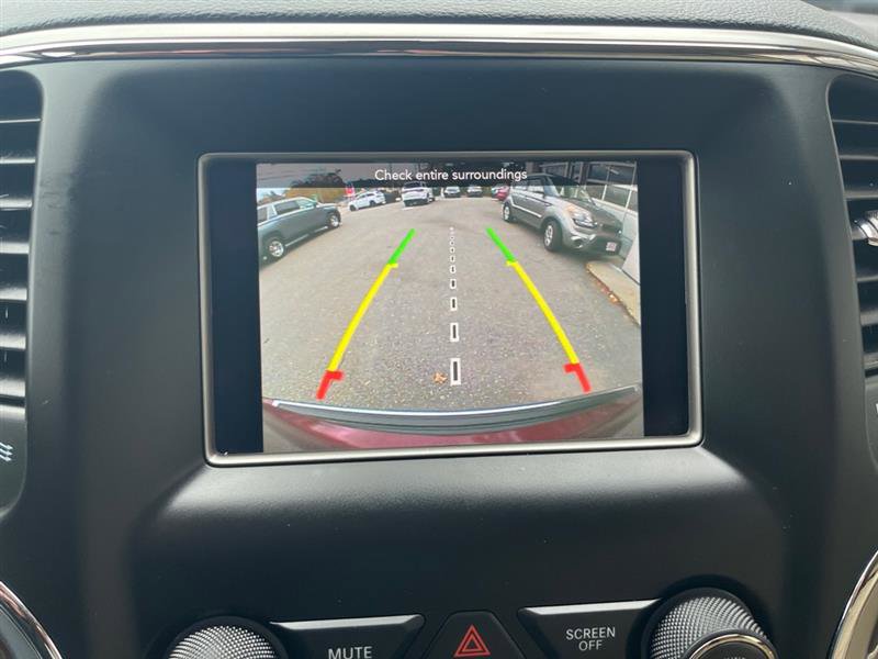 Used 2018 Jeep Grand Cherokee Limited image 15