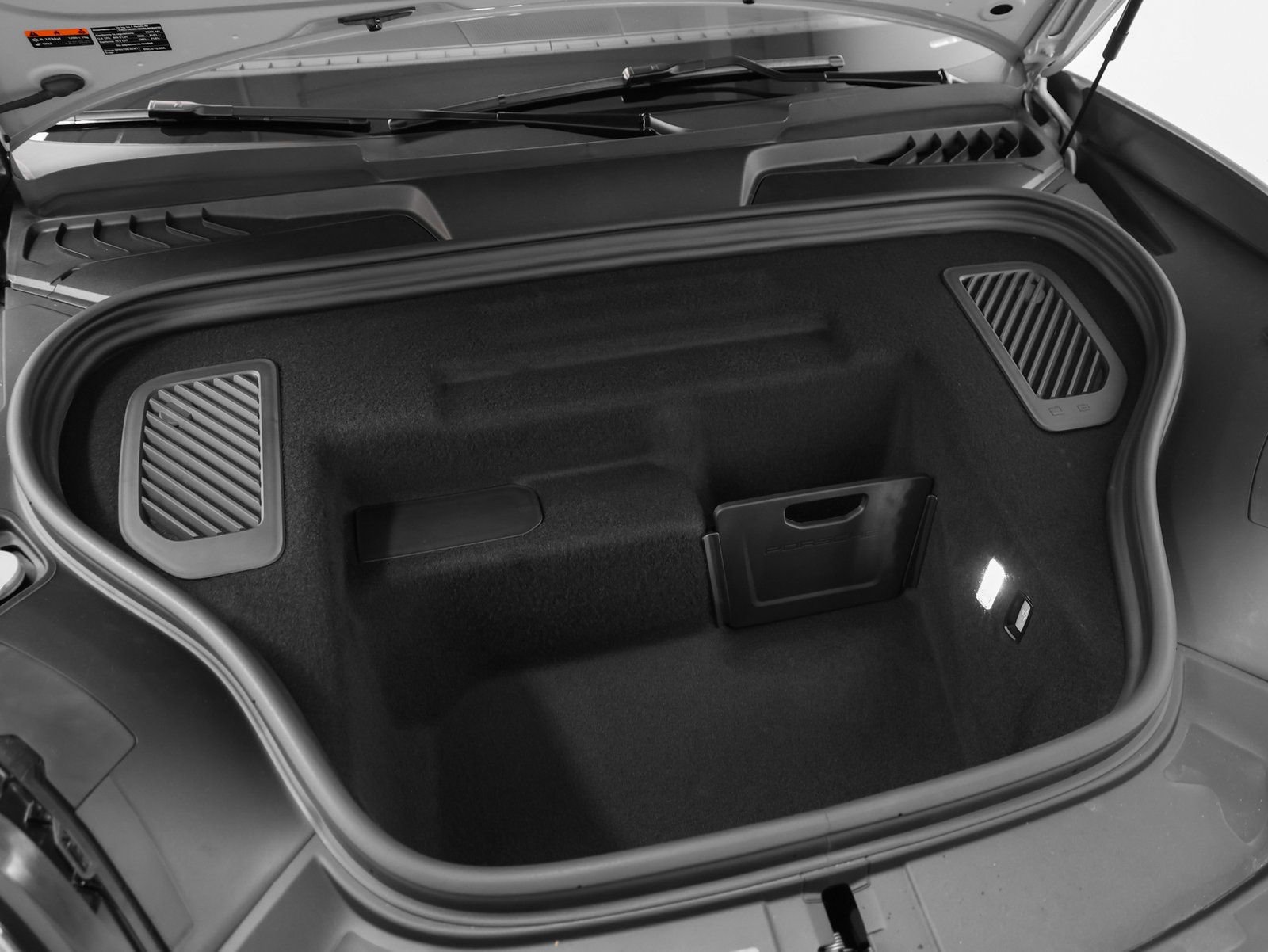 New 2025 Porsche Macan 4S Electric image 19