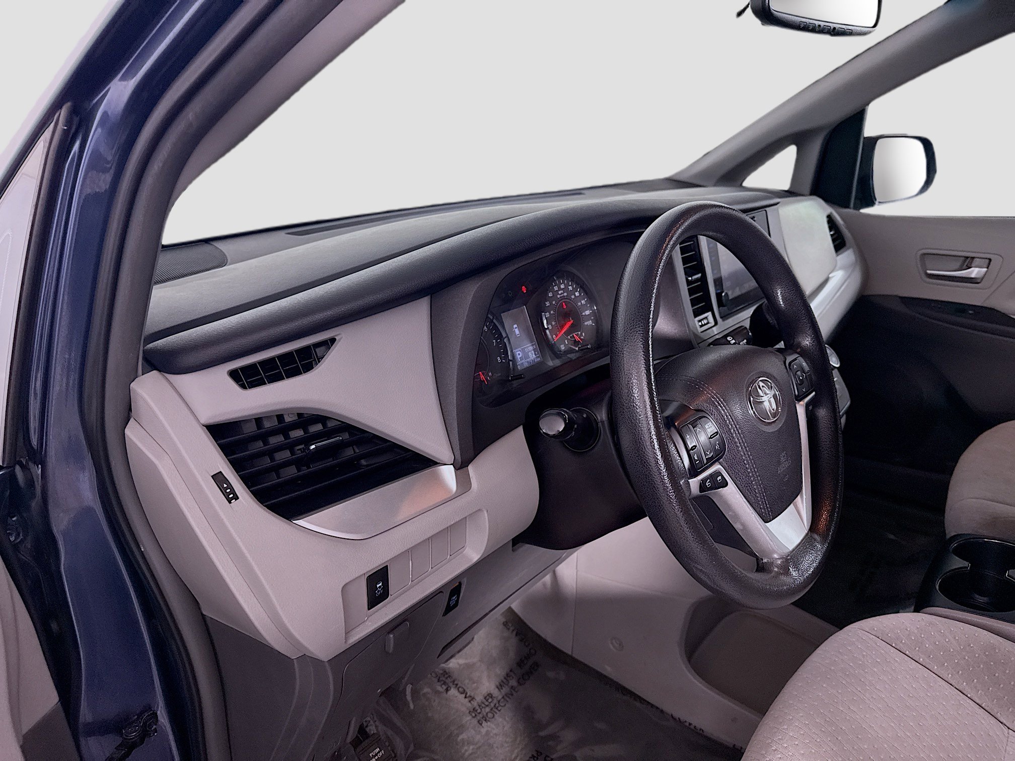 Used 2017 Toyota Sienna LE image 22