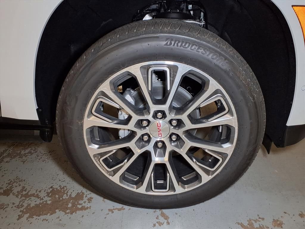 New 2026 GMC Yukon Denali w/ Denali Reserve Package image 5