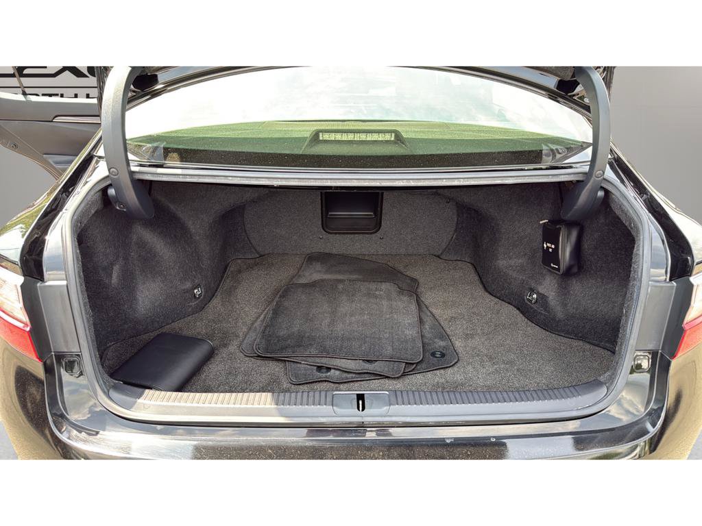 Used 2016 Lexus ES 350 w/ Luxury Package w/Wood Trim FWD image 17