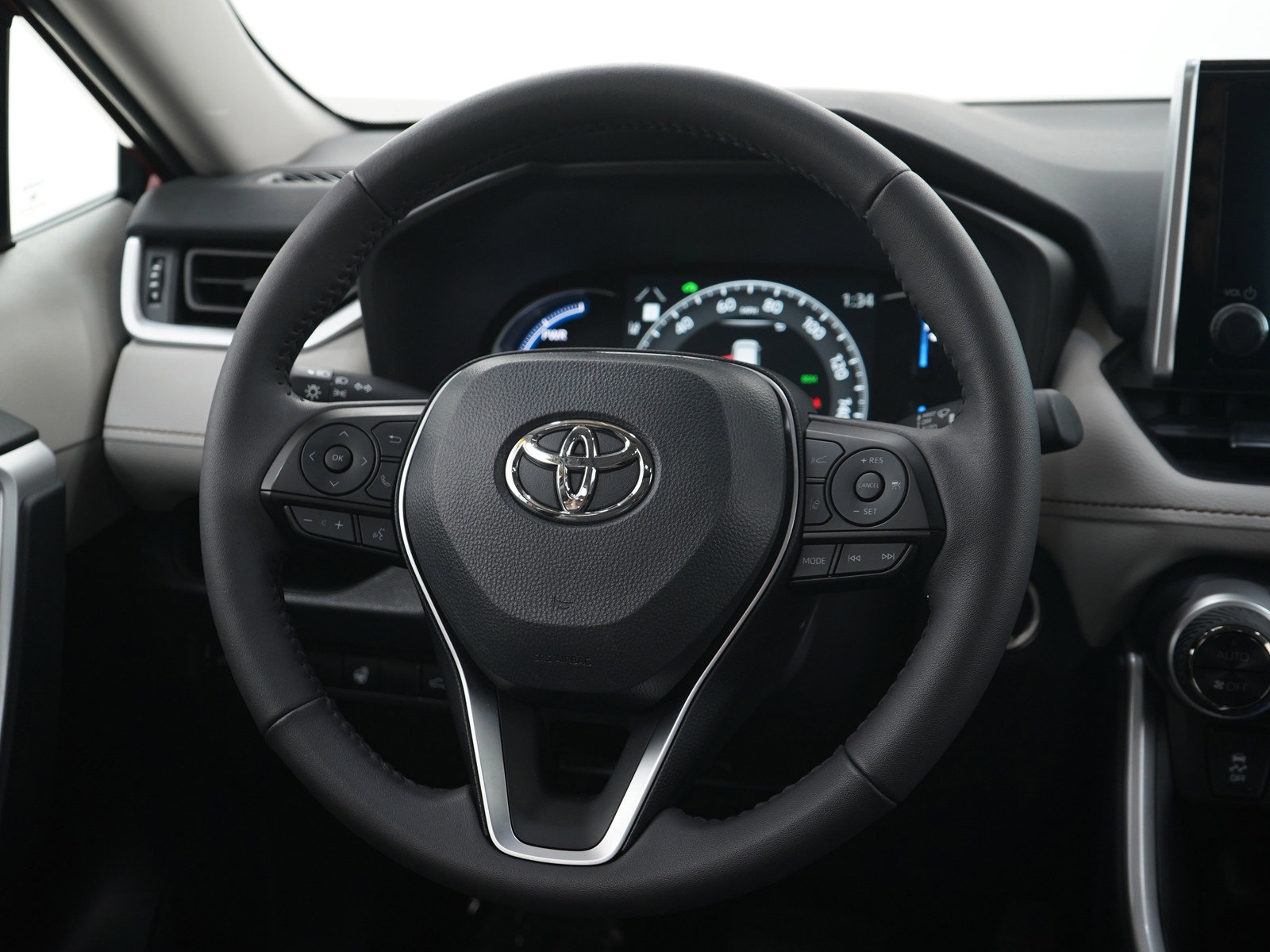 Used 2025 Toyota RAV4 XLE w/ Convenience Package AWD/4WD image 17