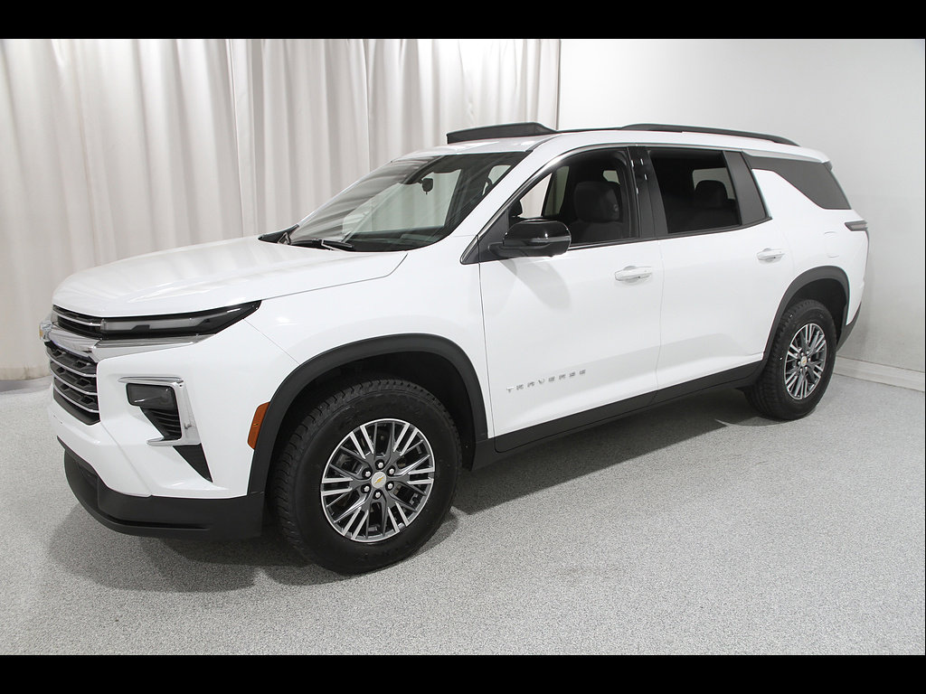 Certified 2024 Chevrolet Traverse LT w/ LPO, Floor Liner Package AWD/4WD image 3
