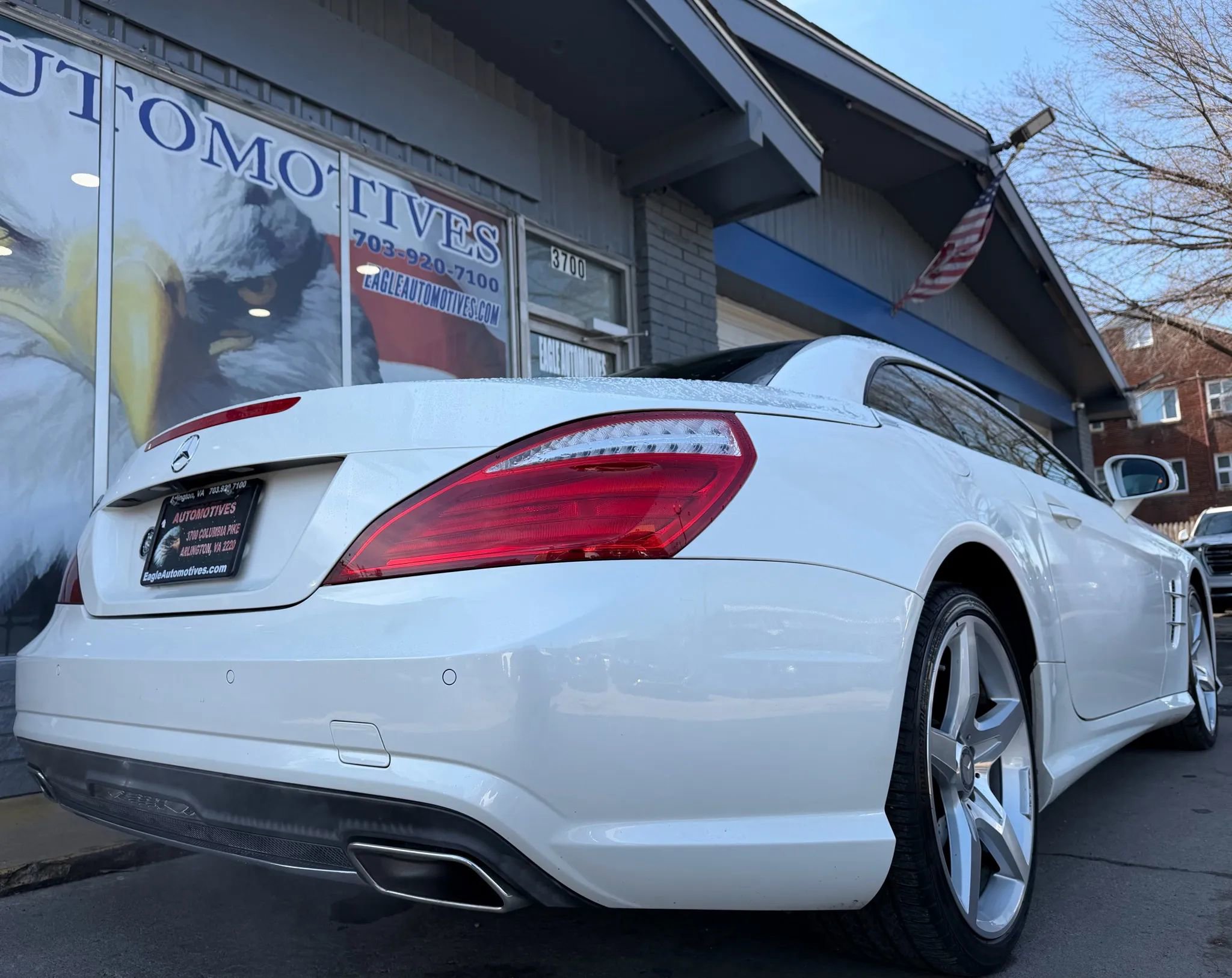 Used 2016 Mercedes-Benz SL 550 w/ Driver Assistance Package image 3