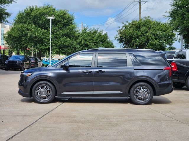 Used 2026 Kia Carnival EX FWD image 4