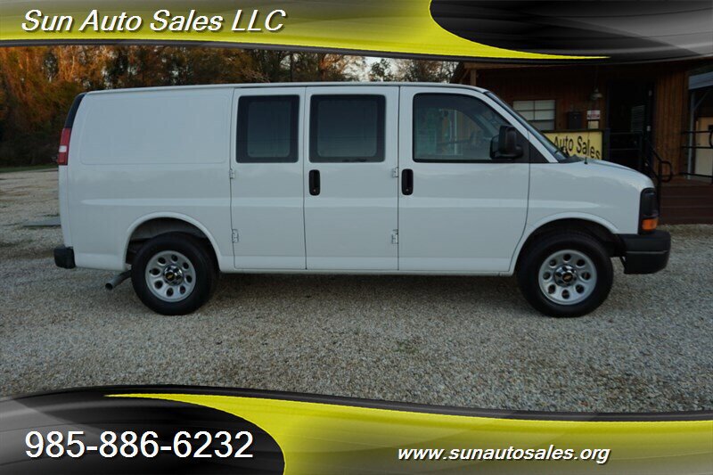 Used 2010 Chevrolet Express 1500 RWD image 21