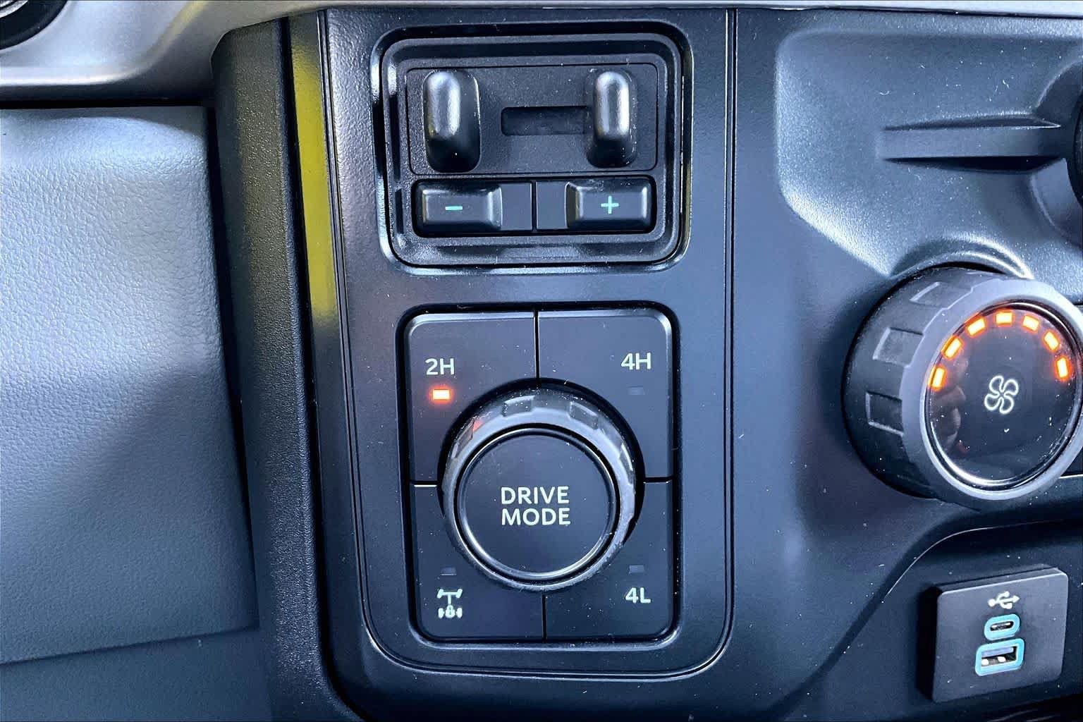 Used 2025 Ford F350 XL w/ STX Appearance Package AWD/4WD image 34