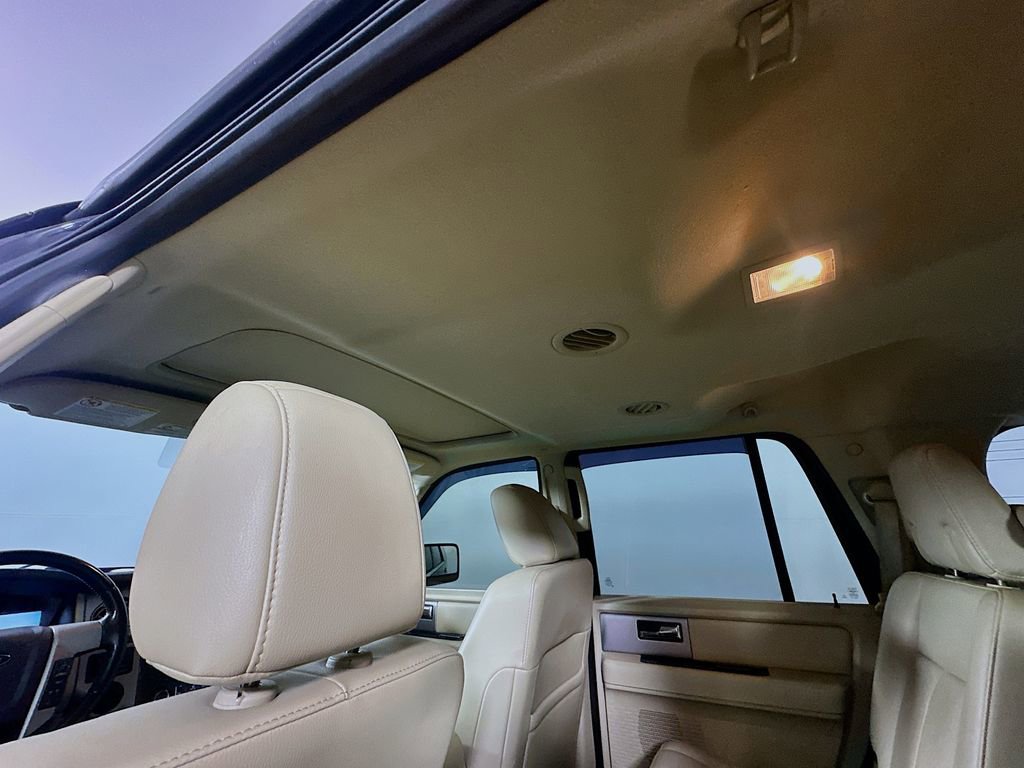 Used 2017 Ford Expedition Limited w/ Equipment Group 301A RWD image 12