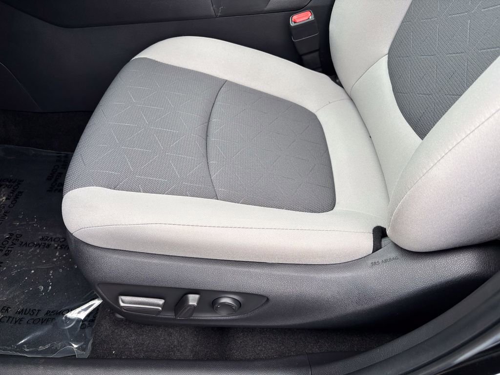 Certified 2022 Toyota RAV4 XLE w/ Convenience Package image 21