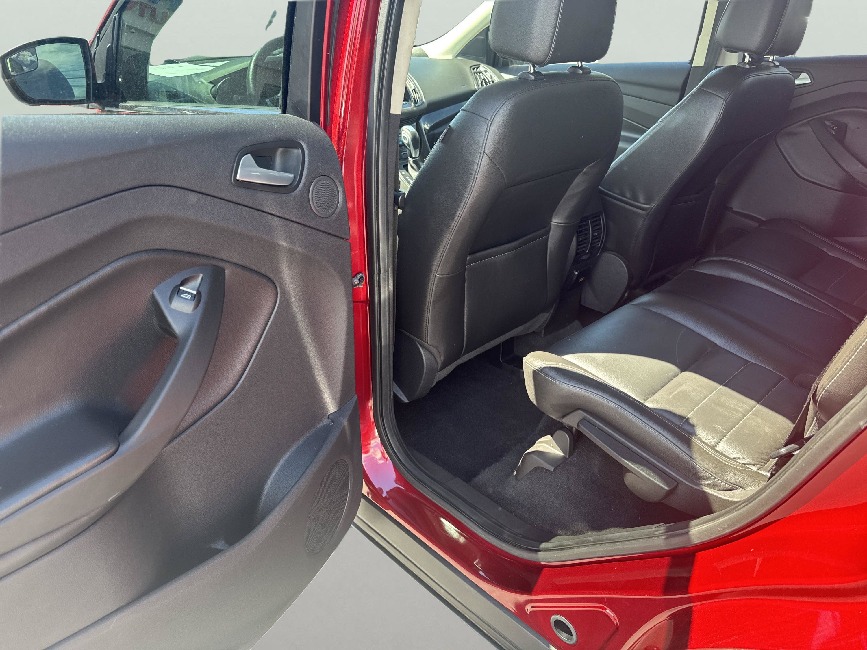 Used 2015 Ford Escape Titanium AWD/4WD image 21