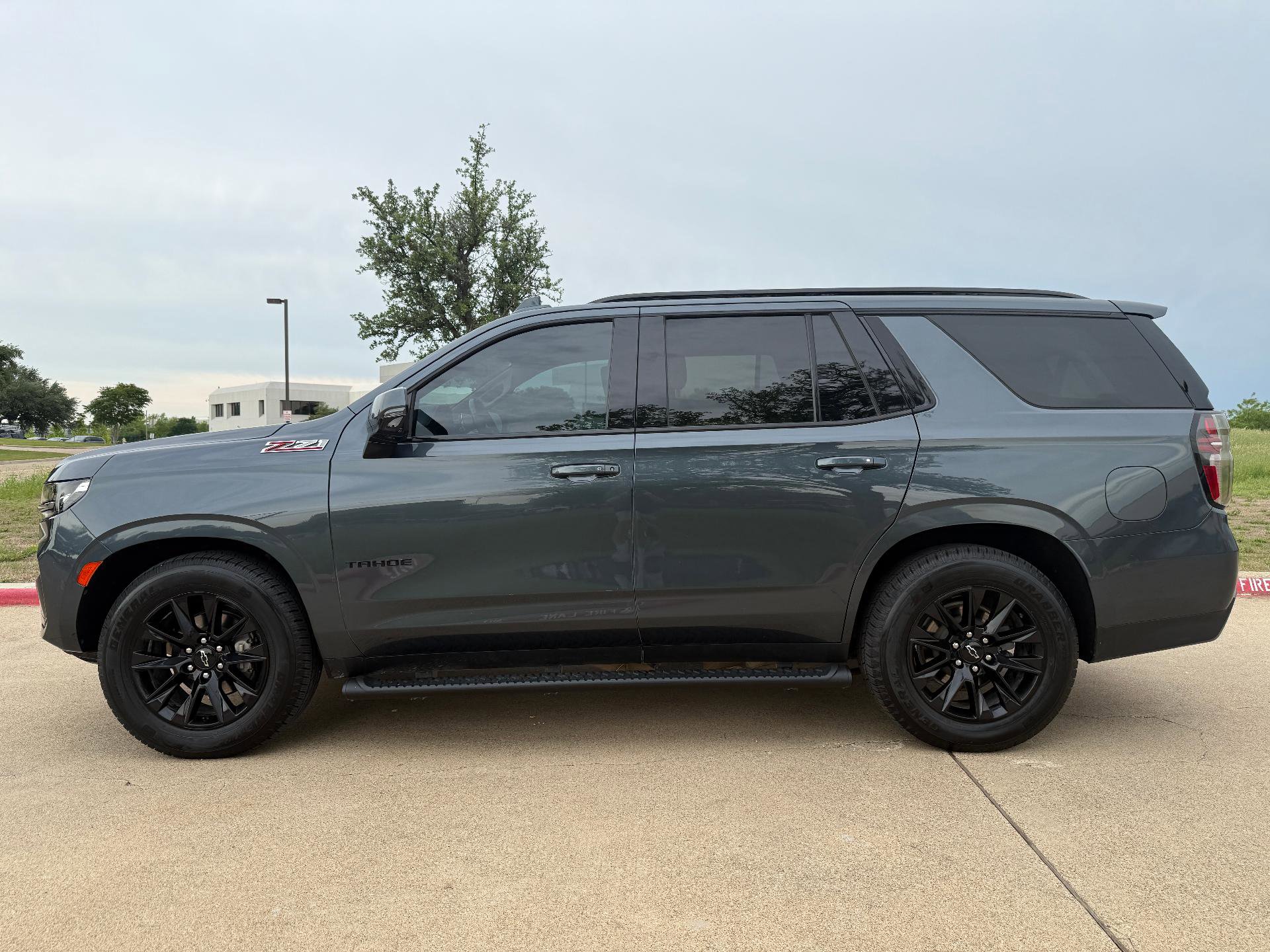 Used 2021 Chevrolet Tahoe Z71 w/ Z71 Off-Road Package image 3