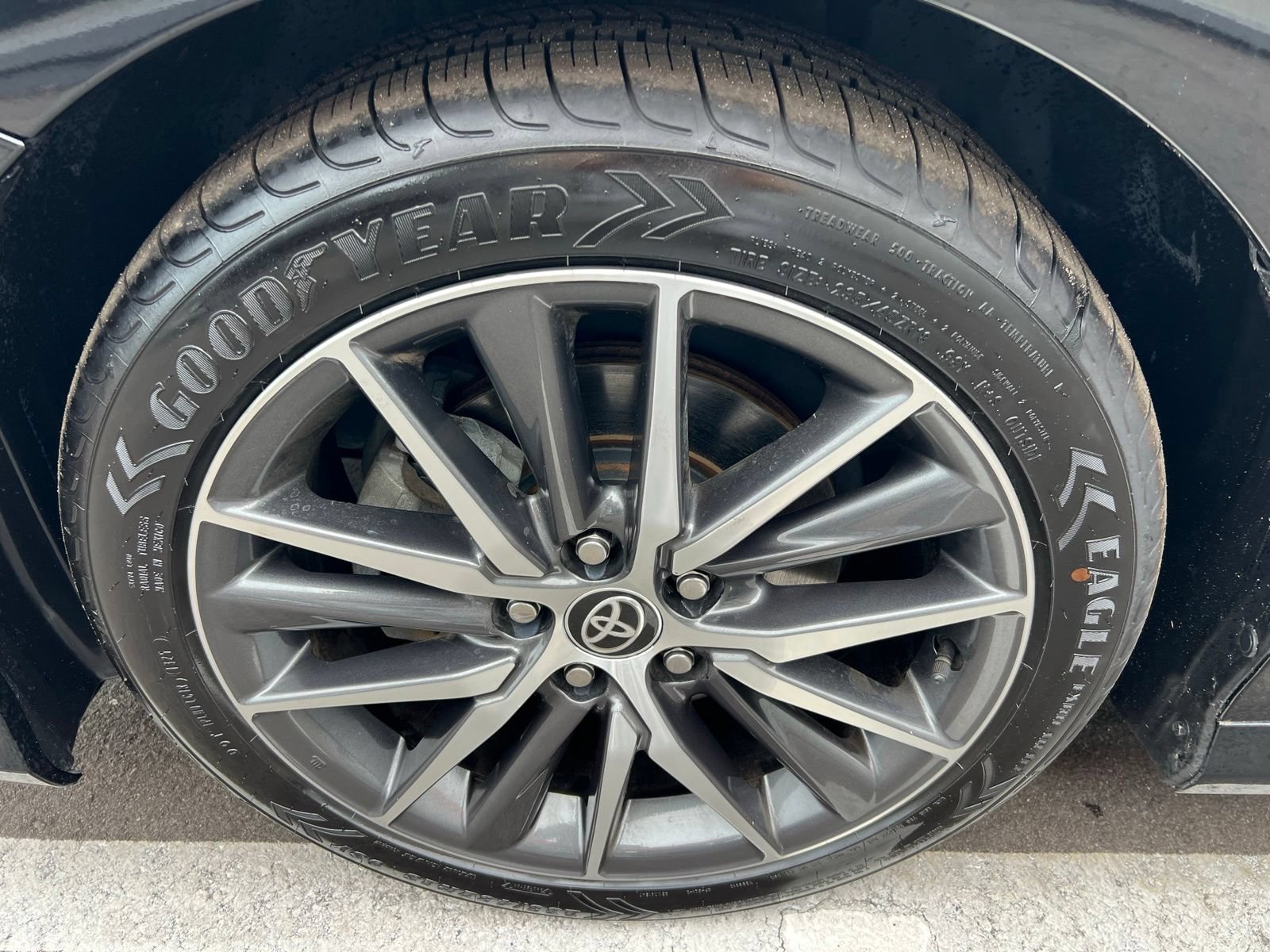 Used 2021 Toyota Camry XLE FWD image 13