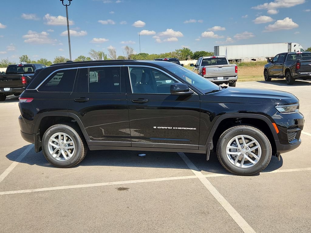 New 2025 Jeep Grand Cherokee Laredo X image 5