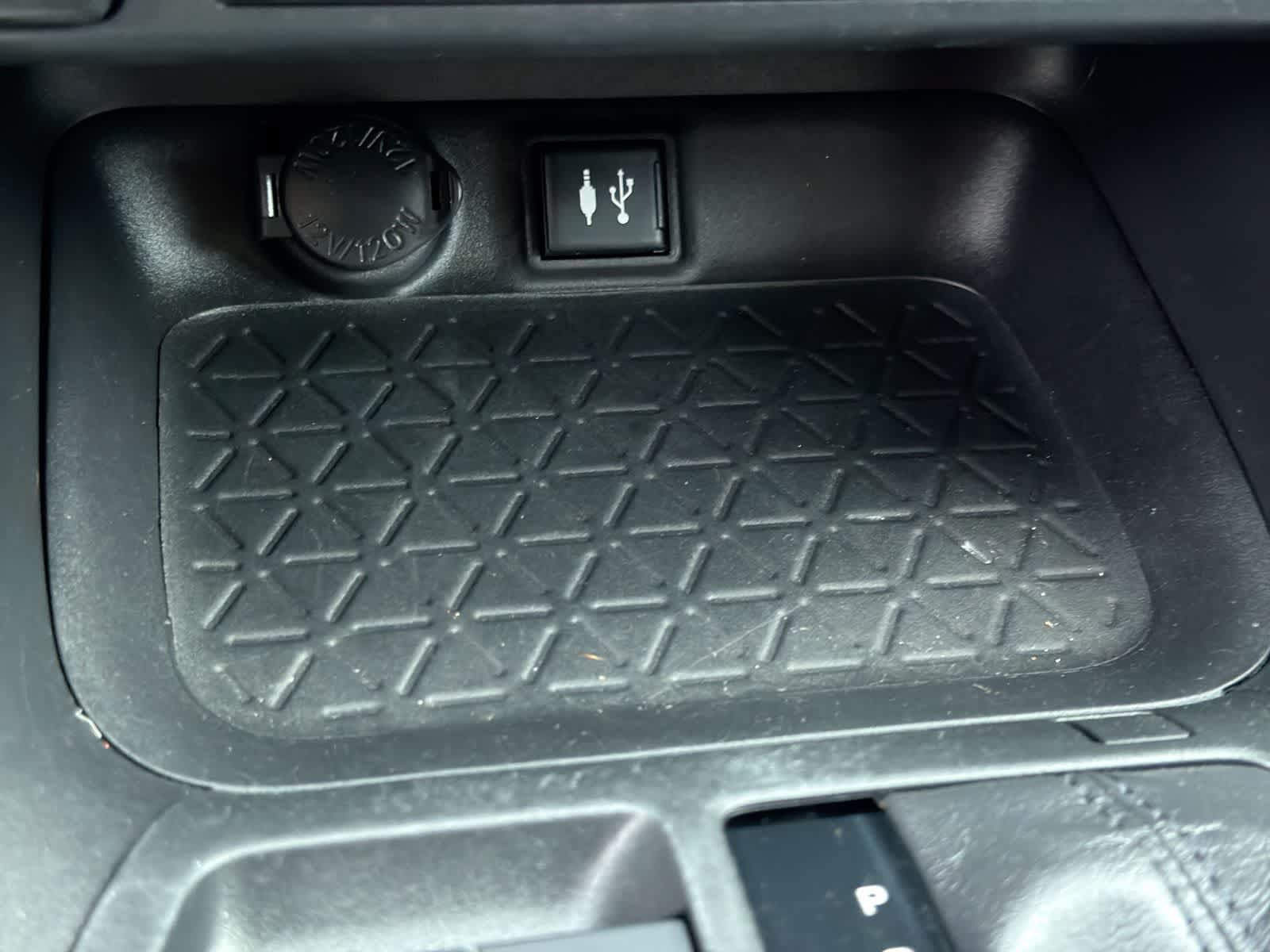 Used 2019 Toyota RAV4 XLE Premium w/ Cold Weather Package AWD/4WD image 31