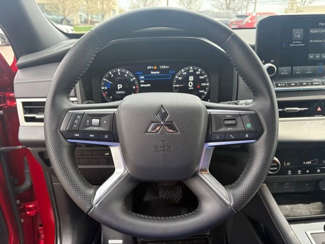 Used 2024 Mitsubishi Outlander AWD image 30