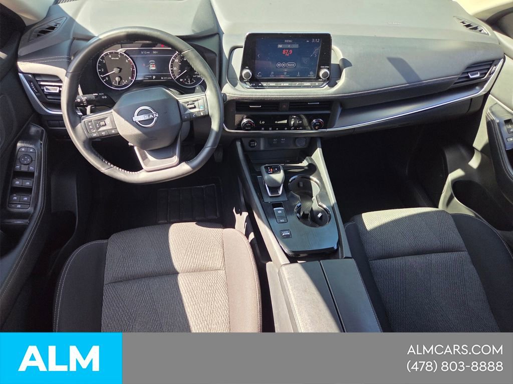 Used 2025 Nissan Rogue SV image 16