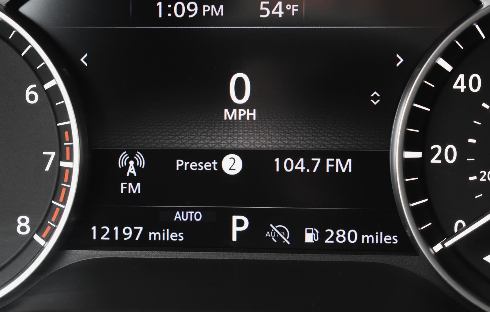 Used 2025 Nissan Pathfinder SV image 7