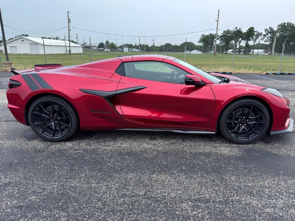 New 2027 Chevrolet Corvette Grand Sport RWD image 6