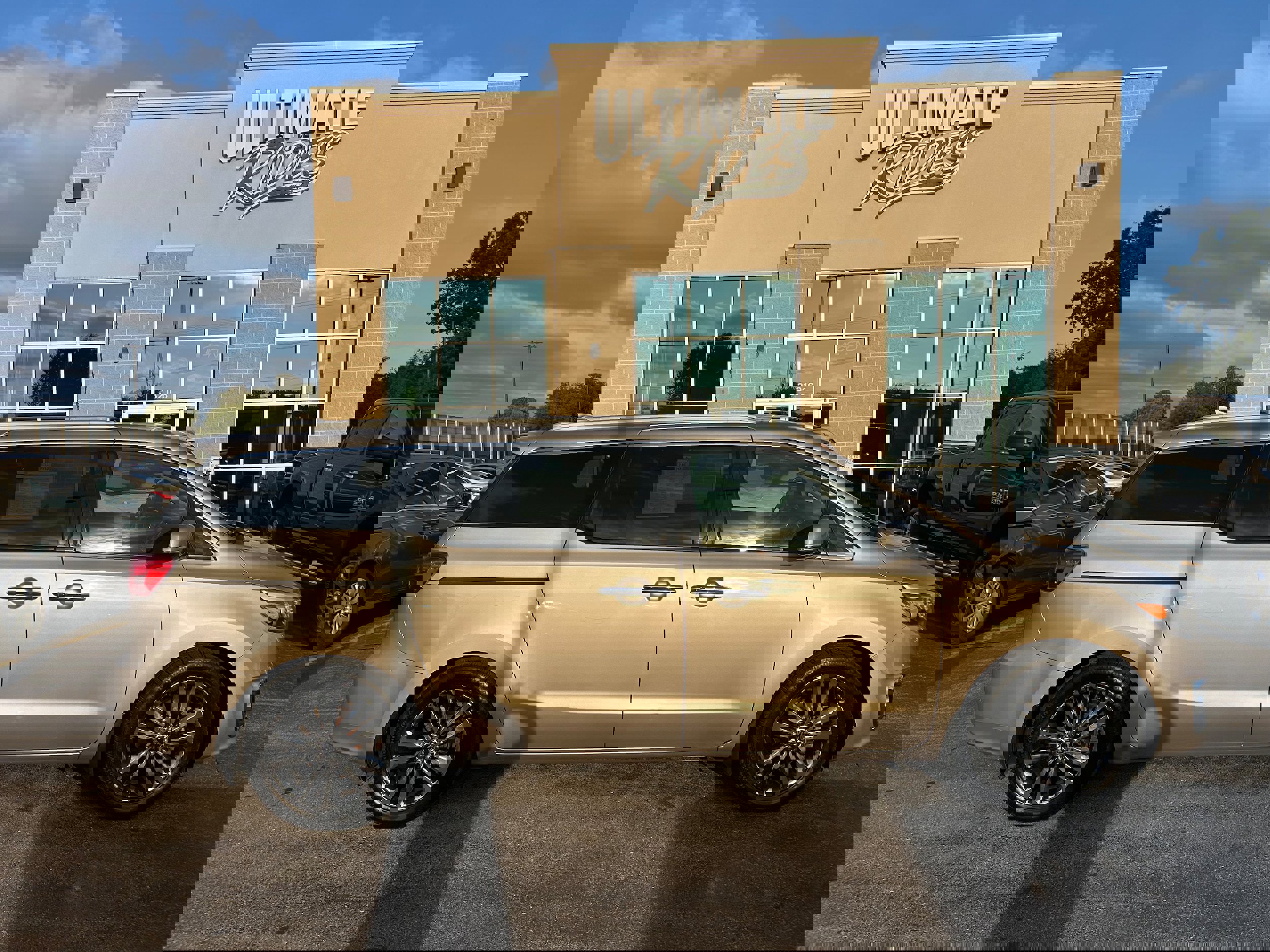 Used 2015 Kia Sedona SX Limited w/ SXL Technology Package