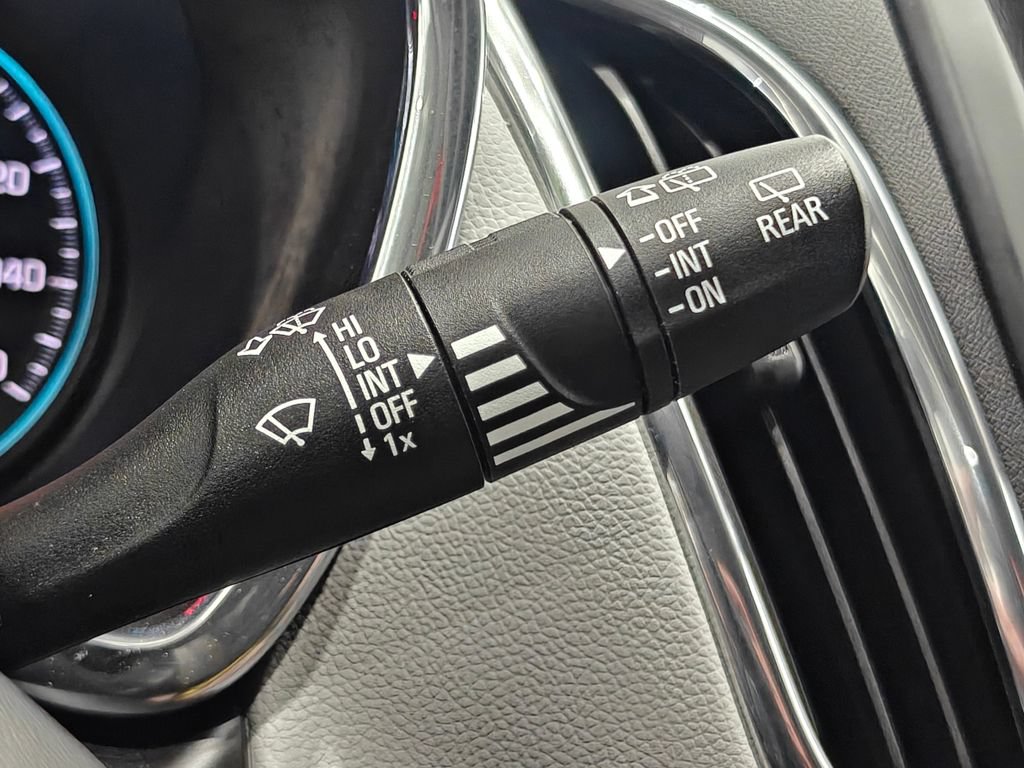Used 2023 Chevrolet Equinox LT FWD image 38