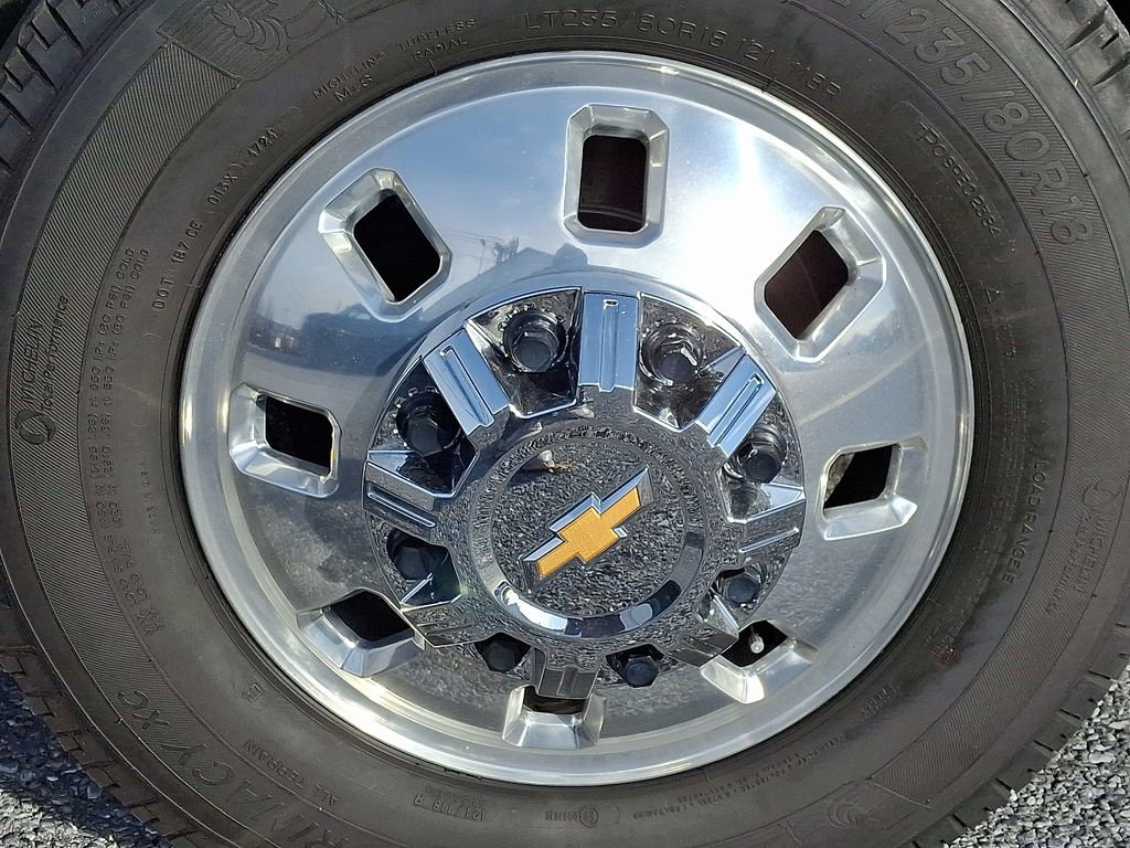 Used 2025 Chevrolet Silverado 3500 LTZ w/ LTZ Convenience Package image 9