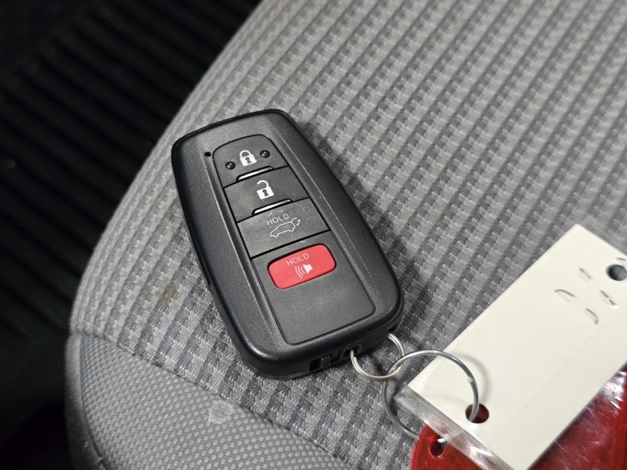 Certified 2023 Toyota Highlander LE image 32