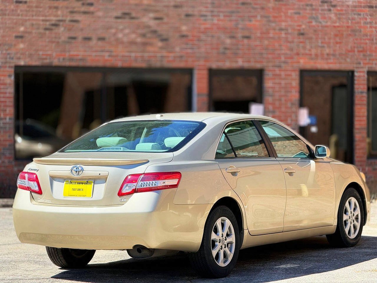 Used 2011 Toyota Camry LE w/ LE Extra-Value Pkg FWD image 14
