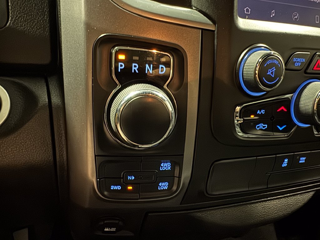 Used 2022 RAM 1500 Warlock AWD/4WD image 36