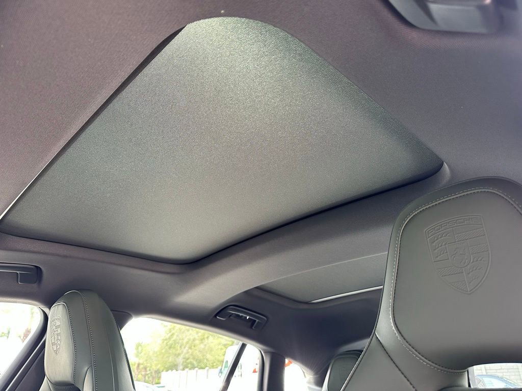 Used 2025 Porsche Panamera image 28