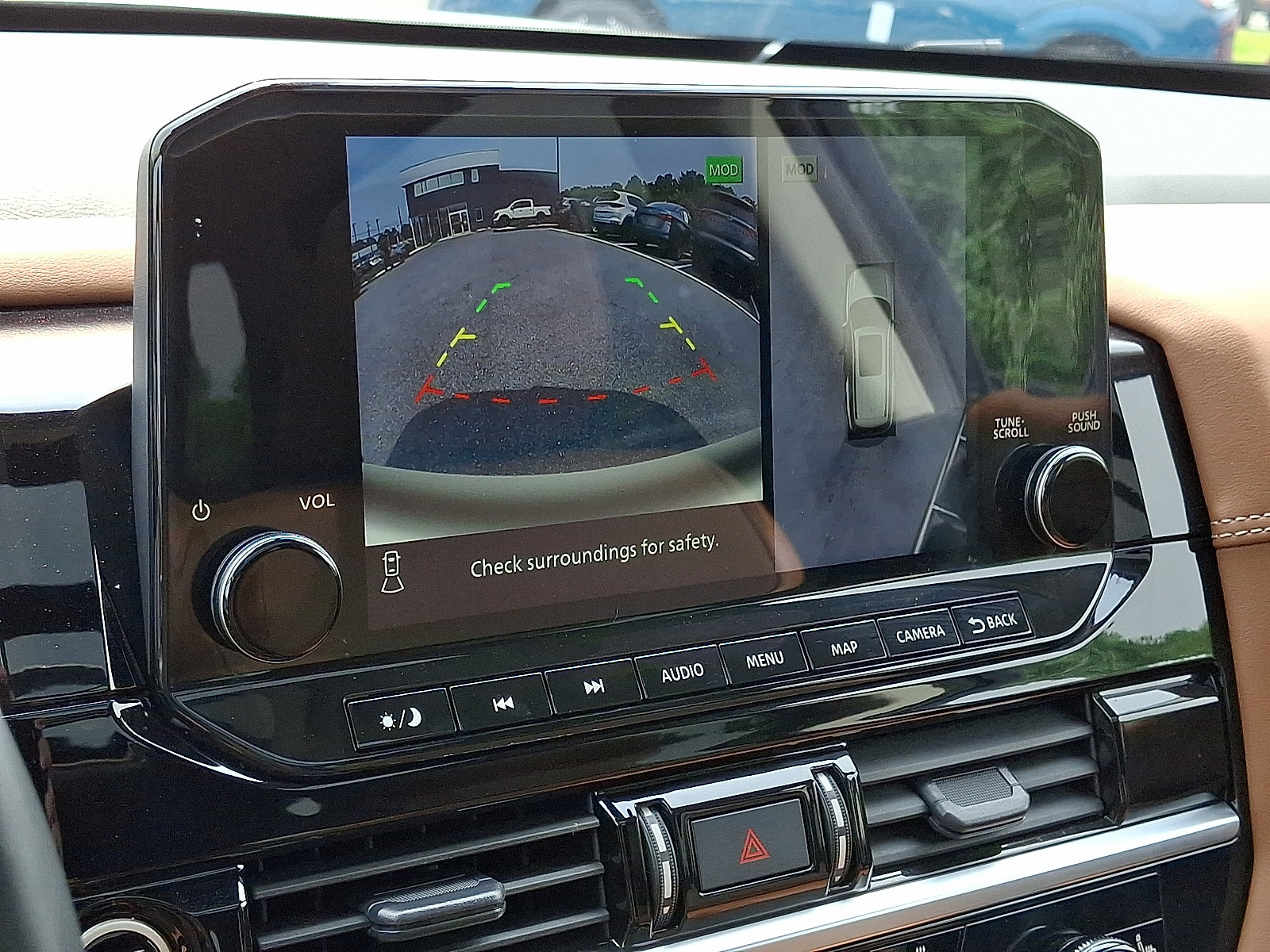 Certified 2023 Nissan Pathfinder Platinum w/ Black Appearance Package image 23