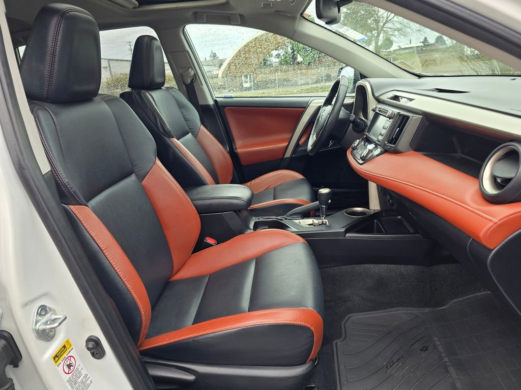 Used 2015 Toyota RAV4 Limited w/ Technology Package image 14