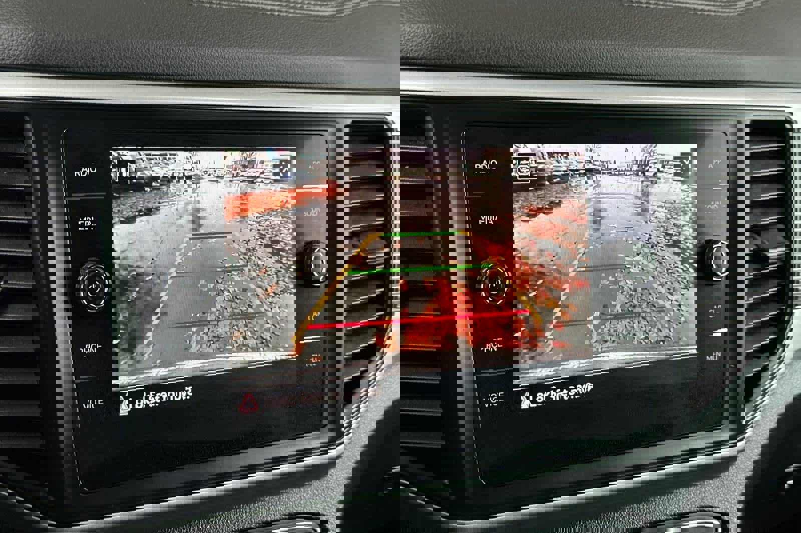 Used 2021 Volkswagen Atlas Cross Sport SE image 21