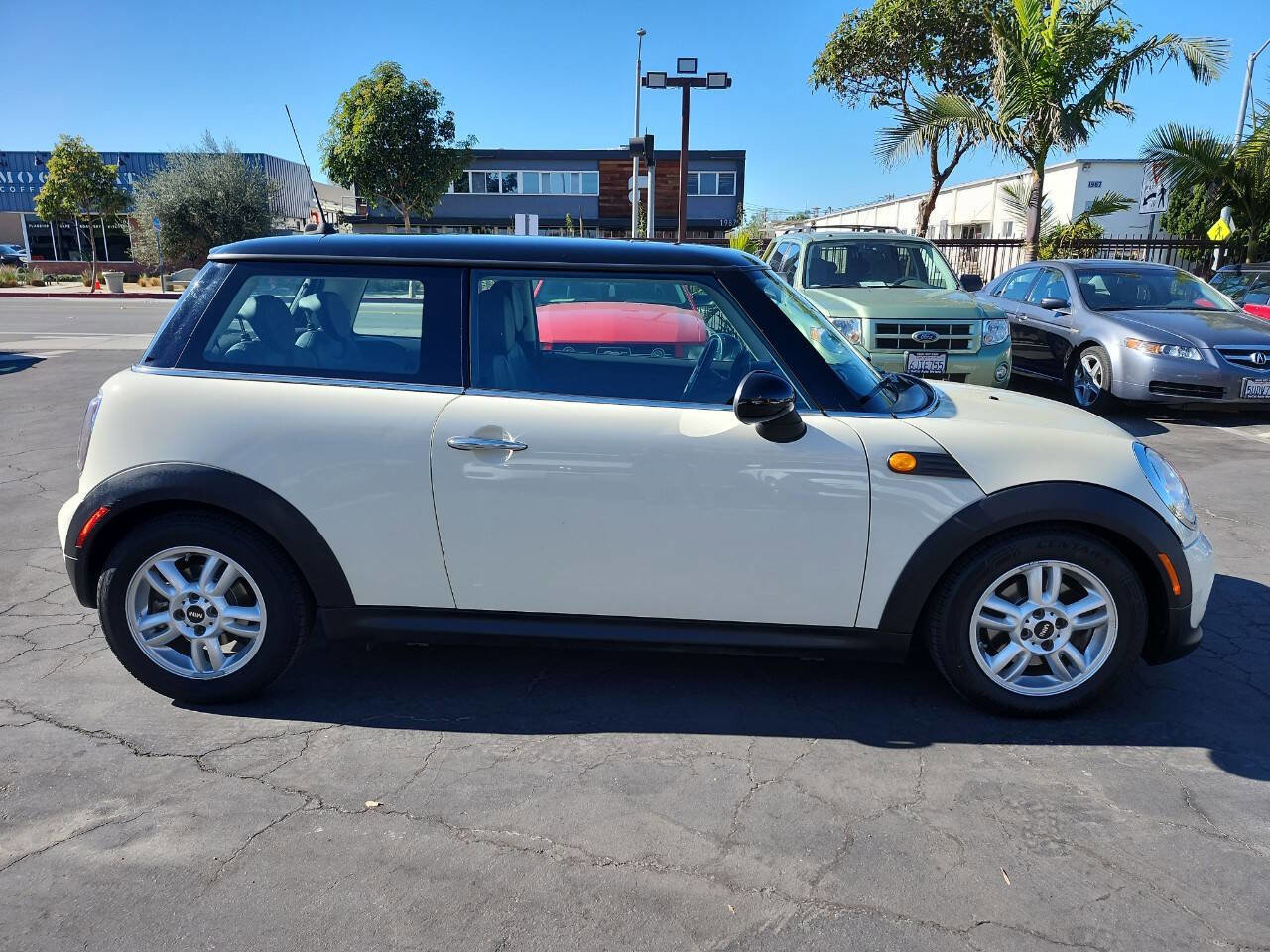 Used 2013 MINI Cooper Hardtop image 6