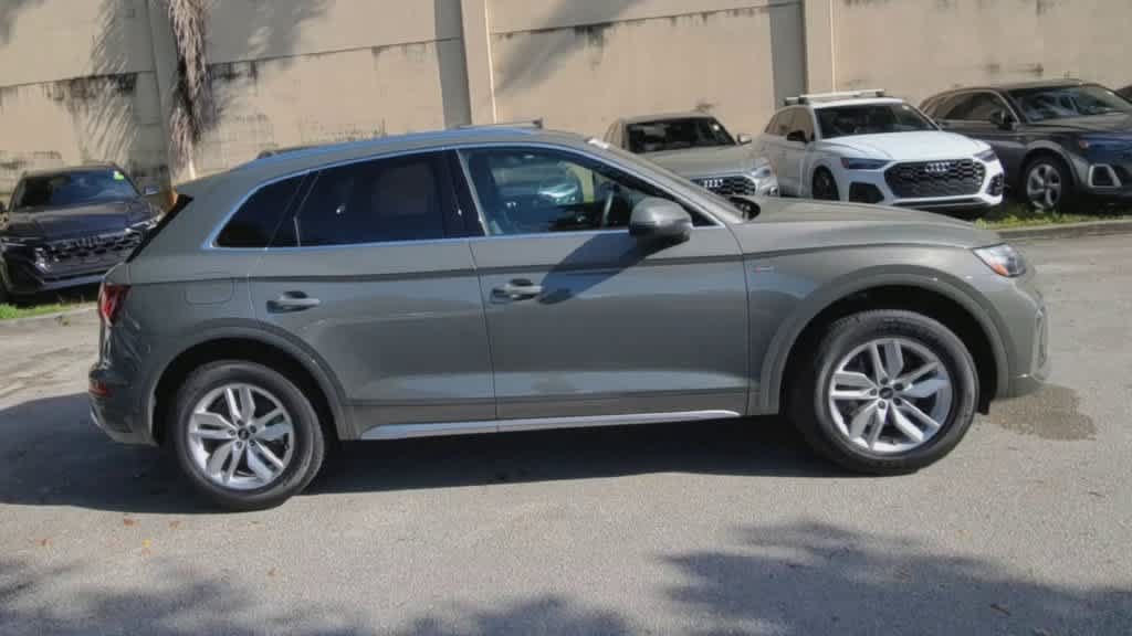 Used 2023 Audi Q5 2.0T Premium w/ Convenience Package AWD/4WD image 9